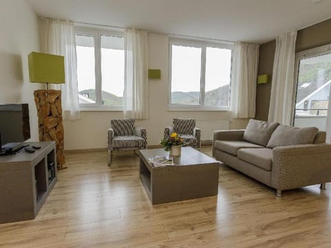 Lake Rursee Retreat, Eifel Apartment in Heimbach