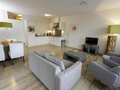 Lake Rursee Retreat, Eifel Apartment in Heimbach