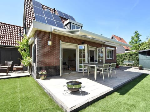 Enticing Holiday Home in Oude with Garden Vacation rental in Zeeland, Netherlands