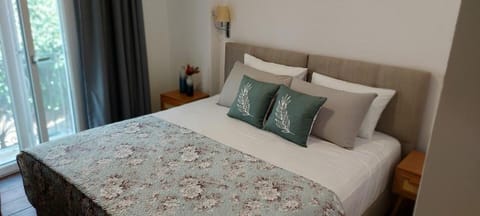 Ata Çeşme Otel / Sahil,plaj ve çarşıya yakın Apartment in Cesme