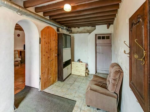 Traditional Holiday Home in Brinon sur Beuvron Vacation rental in Bourgogne-Franche-Comté
