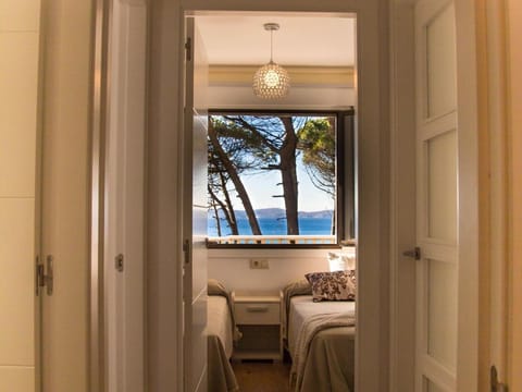 Apartment with Ocean Terrace Apartment in O Morrazo