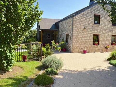 Cottage Oree des bois in Paliseul with garden Vacation rental in Wallonia, Belgium