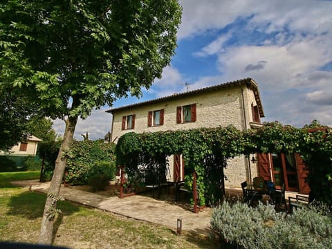 Holiday Home Foligno with Pool and Garden Vacation rental in Foligno