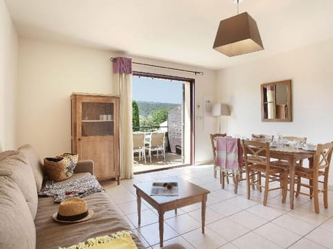 Sunny Stay in Lavender Land Apartment in Lacoste