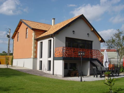 Horville Garden Retreat Vacation rental in Vosges