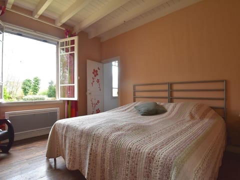 Mansion in Charrin by Loire with Pool Vacation rental in Bourgogne-Franche-Comté