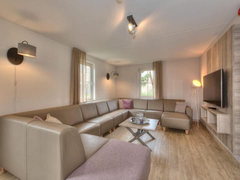 Vakantiepark Weerterbergen 5 Vacation rental in Weert