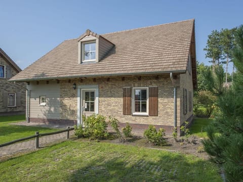 Vakantiepark Weerterbergen 5 Vacation rental in Weert