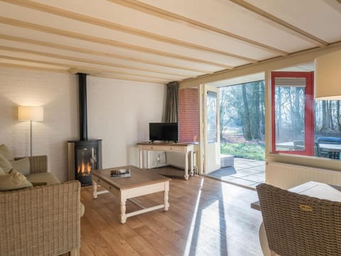 Bungalow in Netherlands with Bubble Bath Vacation rental in Arcen