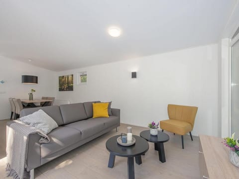 Lodge in Bospark near Nature Reserve Vacation rental in Limburg (province)