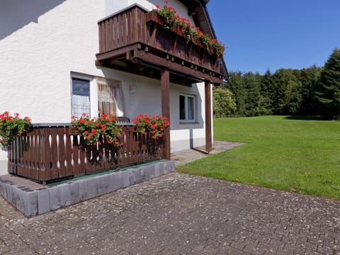 Modern Apartment in Bolsdorf with Sauna Apartment in Vulkaneifel