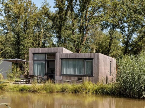 Water Lodge in Schaijk by the Waterside Vacation rental in Limburg (province)