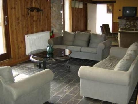 Cottage in Petite Langlire with bubble bath Vacation rental in Vielsalm