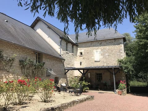 Riverside Hideaway in Cinais Vacation rental in Centre-Val de Loire