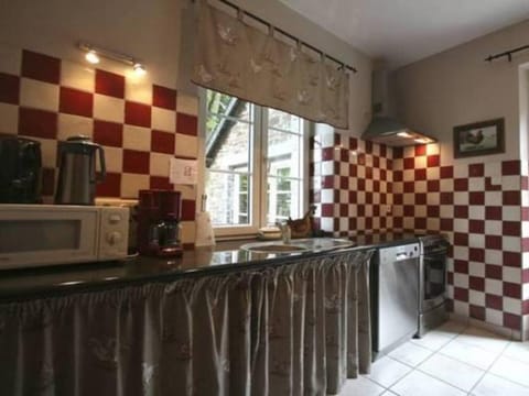 Sunny Garden Cottage, Alle Vacation rental in Wallonia, Belgium