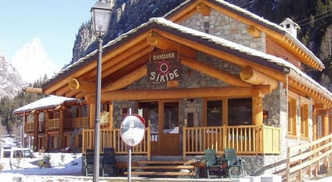 Apartment in Antey with Stunning Mountain Views Apartment in Torgnon