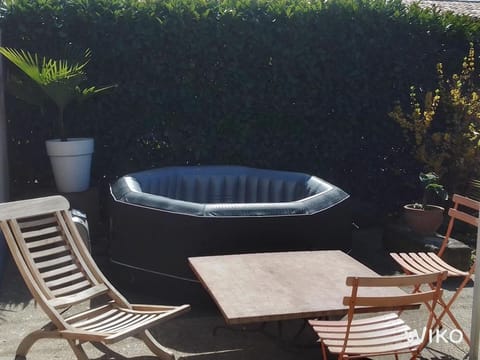 Pretty holiday home with garden and hot tub Vacation rental in Flassan