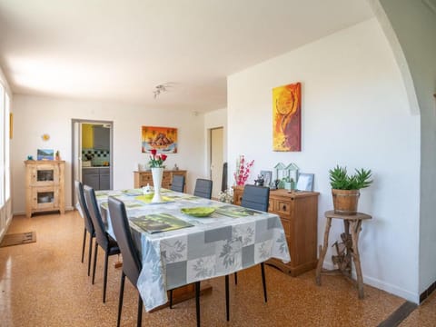 Pretty holiday home with garden and hot tub Vacation rental in Flassan