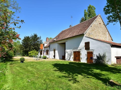 Beautiful authentic holiday home with pool Vacation rental in Bourgogne-Franche-Comté