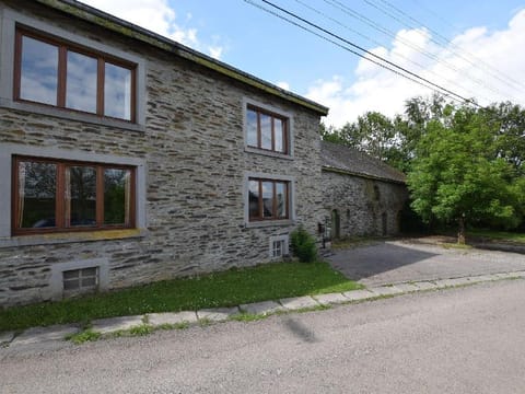 Spacious Stay, Tenneville Vacation rental in Wallonia, Belgium