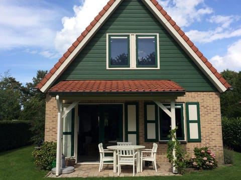 Quaint Holiday Home in Zonnemaire with Roofed Terrace Vacation rental in Zeeland, Netherlands
