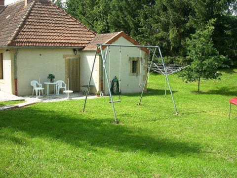 Comfortable holiday home with spacious garden Vacation rental in Centre-Val de Loire