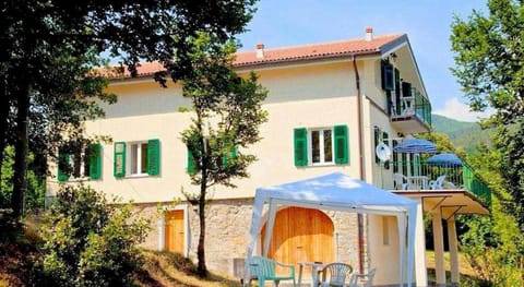 Holiday Home in Sesta Godano near Lake Vacation rental in Liguria