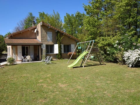 Relaxing Retreat in Bathernay Vacation rental in Auvergne-Rhône-Alpes