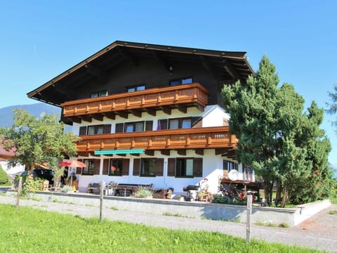 Apartment in Maishofen near Ski Slopes Apartment in Zell am See