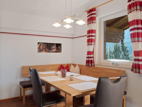 Apartment in Zillertal near Ski Slopes Apartment in Uderns