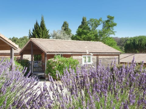 Chalet in Provence with Shady Pine Retreat Vacation rental in Carnoux-en-Provence