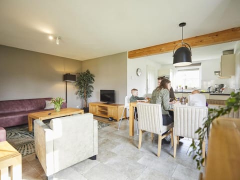 Farmhouse in Limburg near Designer Outlet Villa in Roggel