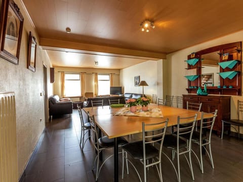 Mansion in Kruiskerke near Forest and Lake Vacation rental in Flanders