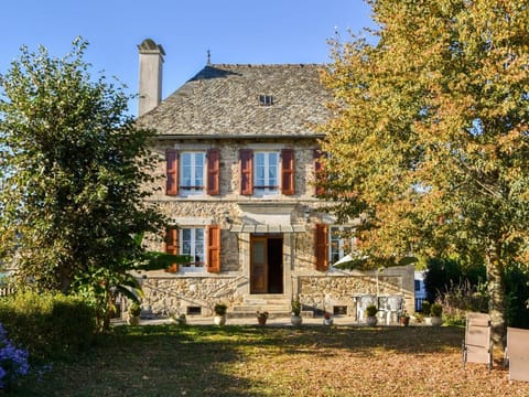 Senezergues Garden Hideaway Vacation rental in Auvergne-Rhône-Alpes
