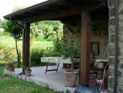 Holiday Home in Mulazzo with Natural Pond Vacation rental in Province of Massa and Carrara