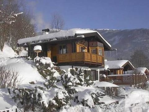 Chalet on the slopes Vacation rental in Piesendorf