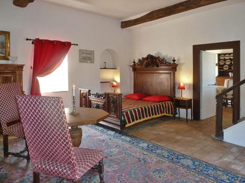 Outbuilding of a listed 16th-century chateau Vacation rental in Centre-Val de Loire