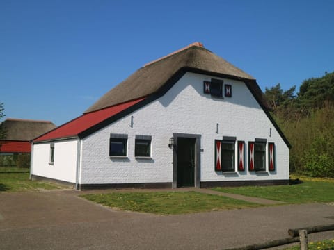 Farmhouse in Limburg with Private Sauna Villa in Roggel