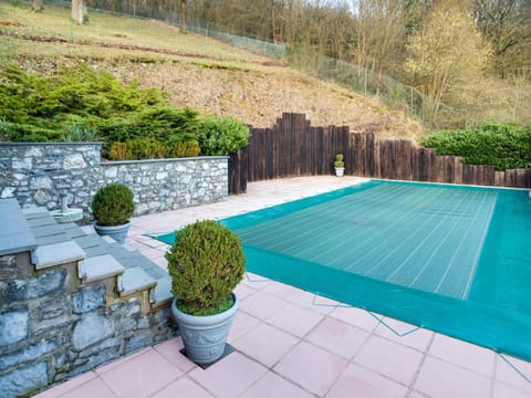 Luxury Pool Villa in Sosoye Vacation rental in Wallonia, Belgium