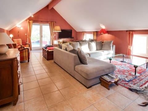 Luxury Pool Villa in Sosoye Vacation rental in Wallonia, Belgium