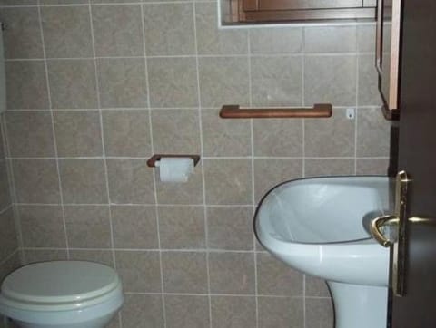 Cottage in Parole near Forest and Lake Vacation rental in Idro