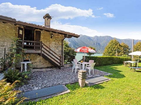 Cottage in Parole near Forest and Lake Vacation rental in Idro