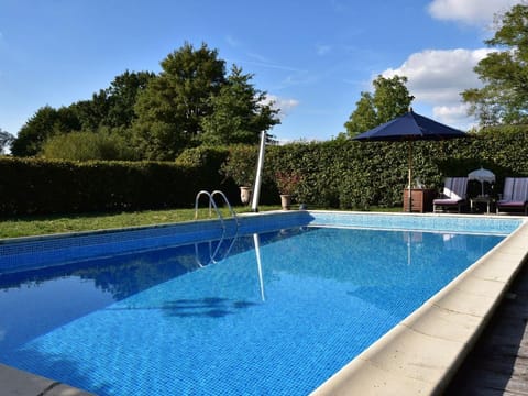 Holiday Home in Le Chatelet with Pool Vacation rental in Centre-Val de Loire