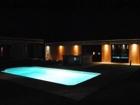 Villa with heated outdoor pool and sauna Villa in Manhay