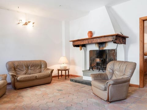 Relaxing Tuscan Home with WiFi Vacation rental in Province of Massa and Carrara