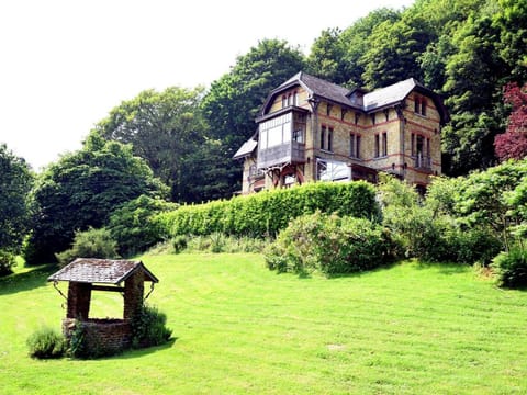 A beautiful Art Nouveau house with an enormous garden. Vacation rental in Flanders