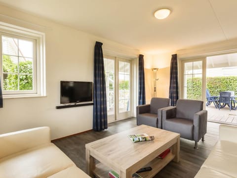 Villa in s-Gravensande near the Beach Villa in s-Gravenzande