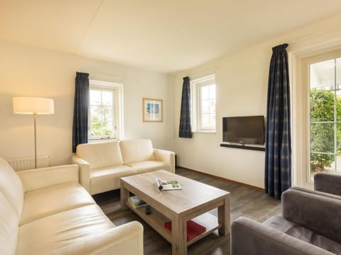 Villa in s-Gravensande near the Beach Villa in s-Gravenzande