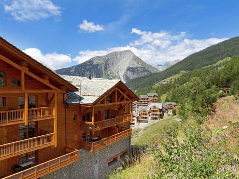 Stylish Chalet in Sainte-Foy with Spa Access Apartment in Sainte-Foy-Tarentaise